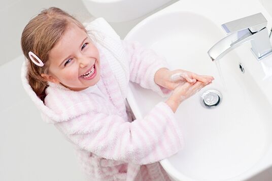 A férgek által okozott fertőzések elkerülése érdekében kezet kell mosni